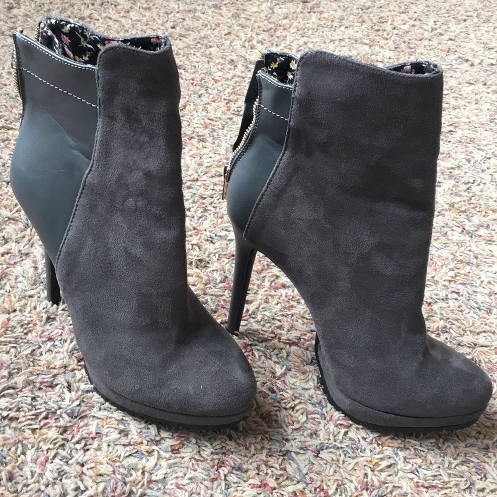 Worn once grey Rue21 booties size 10